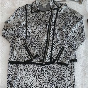 2 pc black and white leopard suit